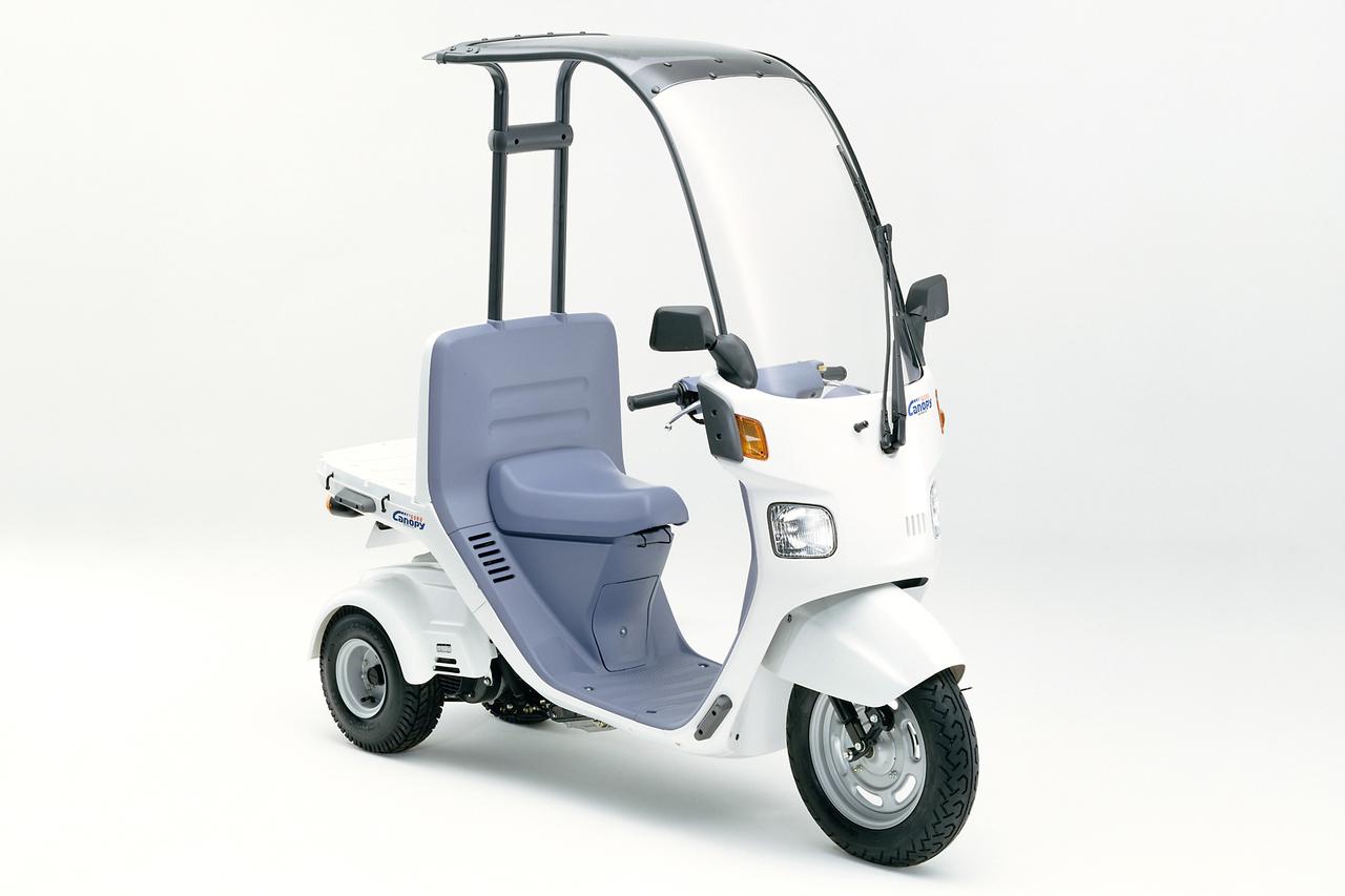 画像: 全長×全幅×全高：1895×650×1680mm ホイールベース：1410mm シート高：690mm 車両重量：131kg〈124kg〉 ※〈〉内はデッキタイプ ※写真はデッキタイプ