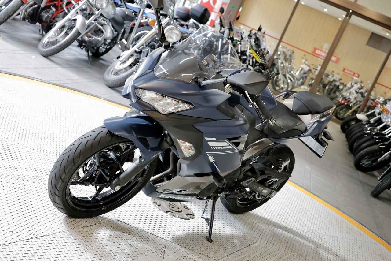 画像1: Kawasaki Ninja400（2022年）／発売当時価格：72万6000円（税込）