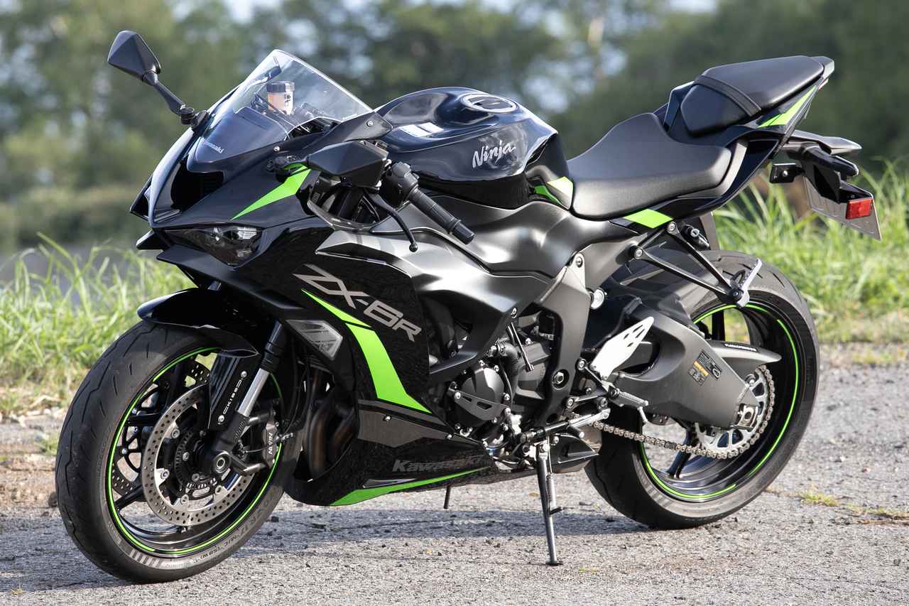 画像: Kawasaki Ninja ZX-6R 総排気量:636cc エンジン形式:水冷4ストロークDOHC4バルブ並列4気筒 シート高:830mm 車両重量:199kg 2026年モデル発売日:2025年8月26日 2026年モデル税込価格:159万5000円 ※撮影車両は2025年モデル