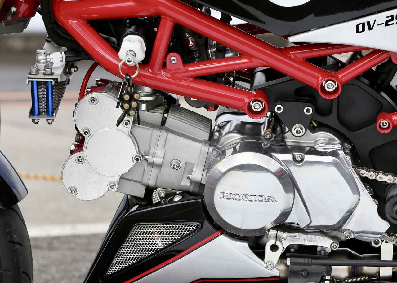 画像2: 何コレ‼ GROMか、モンキーか…⁉ OVER製フレームで作り上げるオンリーワンな4ミニカスタム