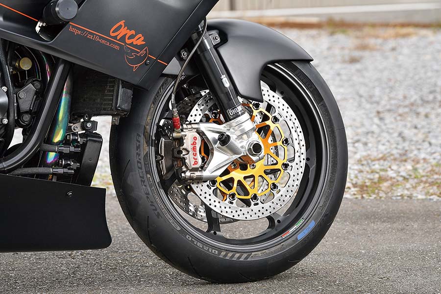 画像6: ブラックアウトしたもう1台のテーマは欧風スタイルのレーシングカスタム