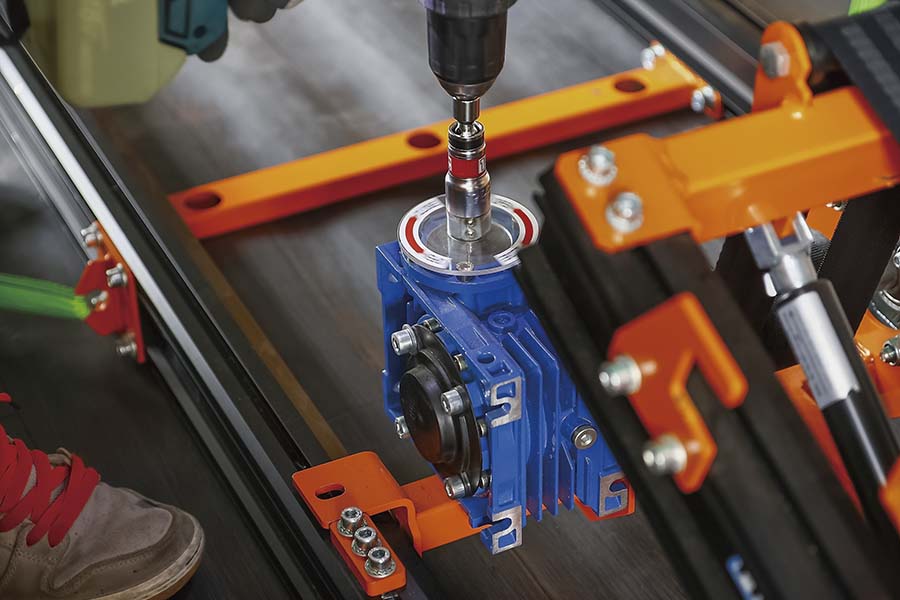 画像7: 標準仕様のハイエースで使える! 主軸モデルAUN200は550kgの耐荷重を誇る!