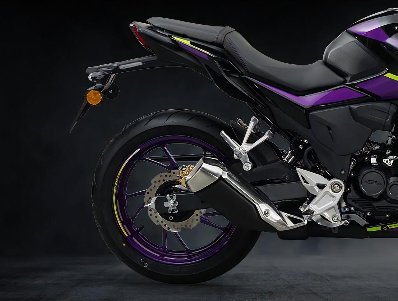 画像14: 【日本でも乗ってみたい！】ホンダ「NSP」はスタイリッシュなライトウエイトスポーツ！【世界でがんばる!! 日本メーカーの珍車大図鑑 Vol.26】