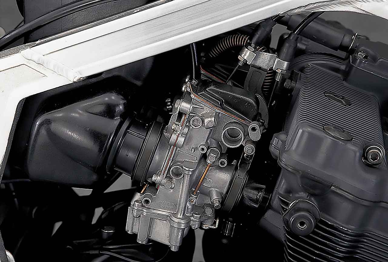 画像15: スズキ「GSX-R750(GR71F/F)」(1985年)エンジン解説