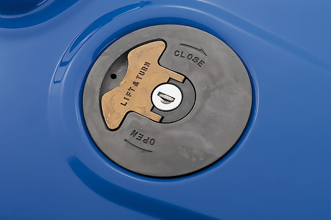 画像 : 44番目の画像 - 【写真48枚】スズキ「GSX-R750（GR71F／F）」（1985年） - webオートバイ