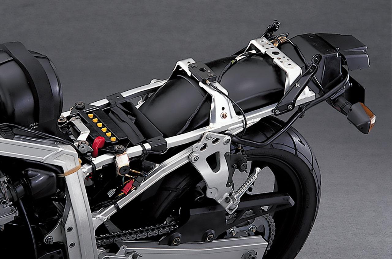 画像8: スズキ「GSX-R750(GR71F/F)」(1985年)シャシー解説