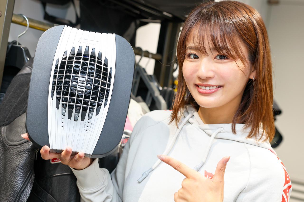 画像: 本体は約800グラムと軽量で持ち運びも苦にならない。モバイルバッテリーで動かせるので、サーキットで使用している人も多い。