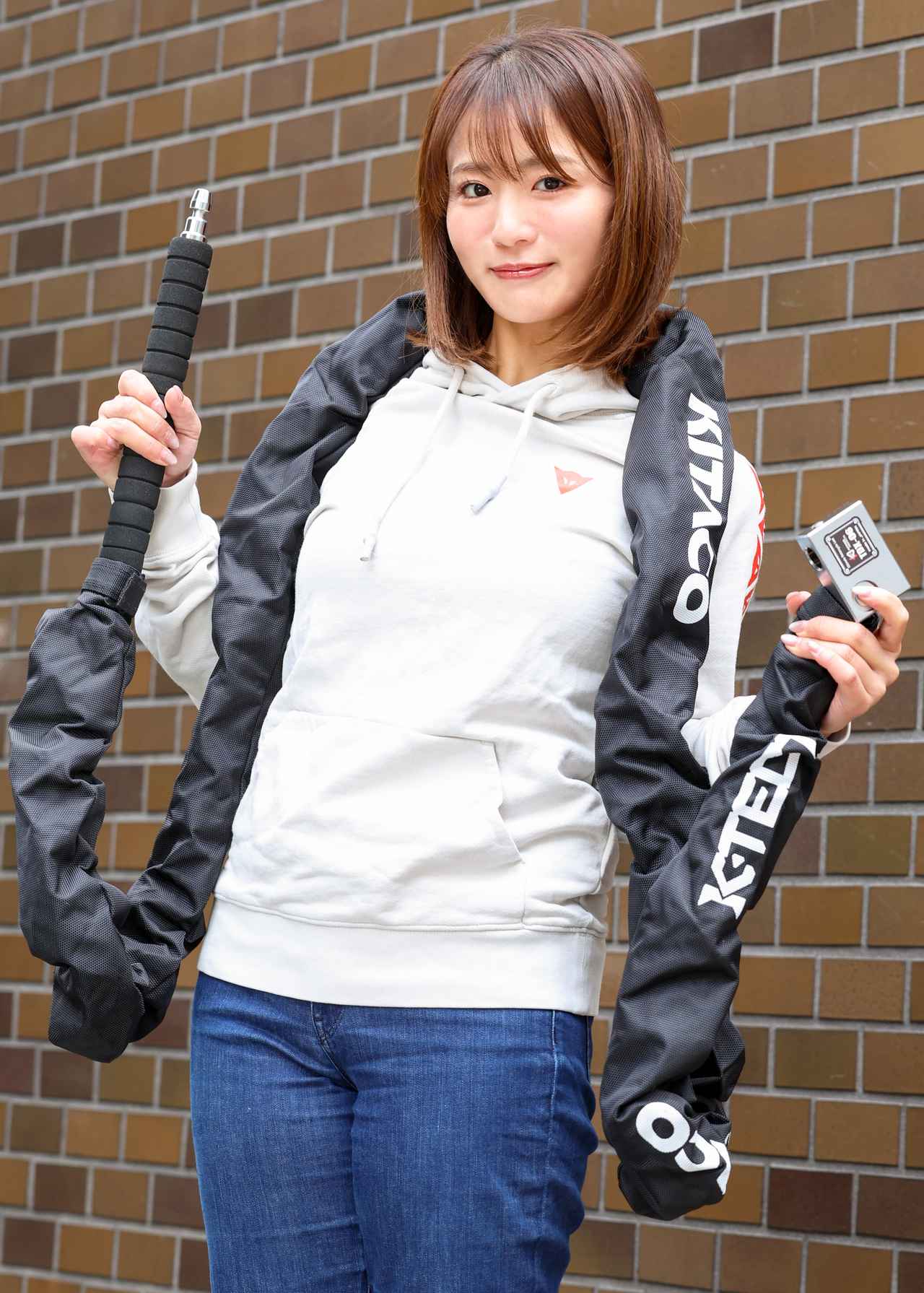 画像: TDX-06の重量は約12kg。同シリーズには仕様の異なる製品が多種ラインアップされていて、最高峰モデルのTDX-XXは全長2.3m、重量約25kgでディスクグラインダーにも耐えうる超硬質さを誇る。価格は26万4000円。