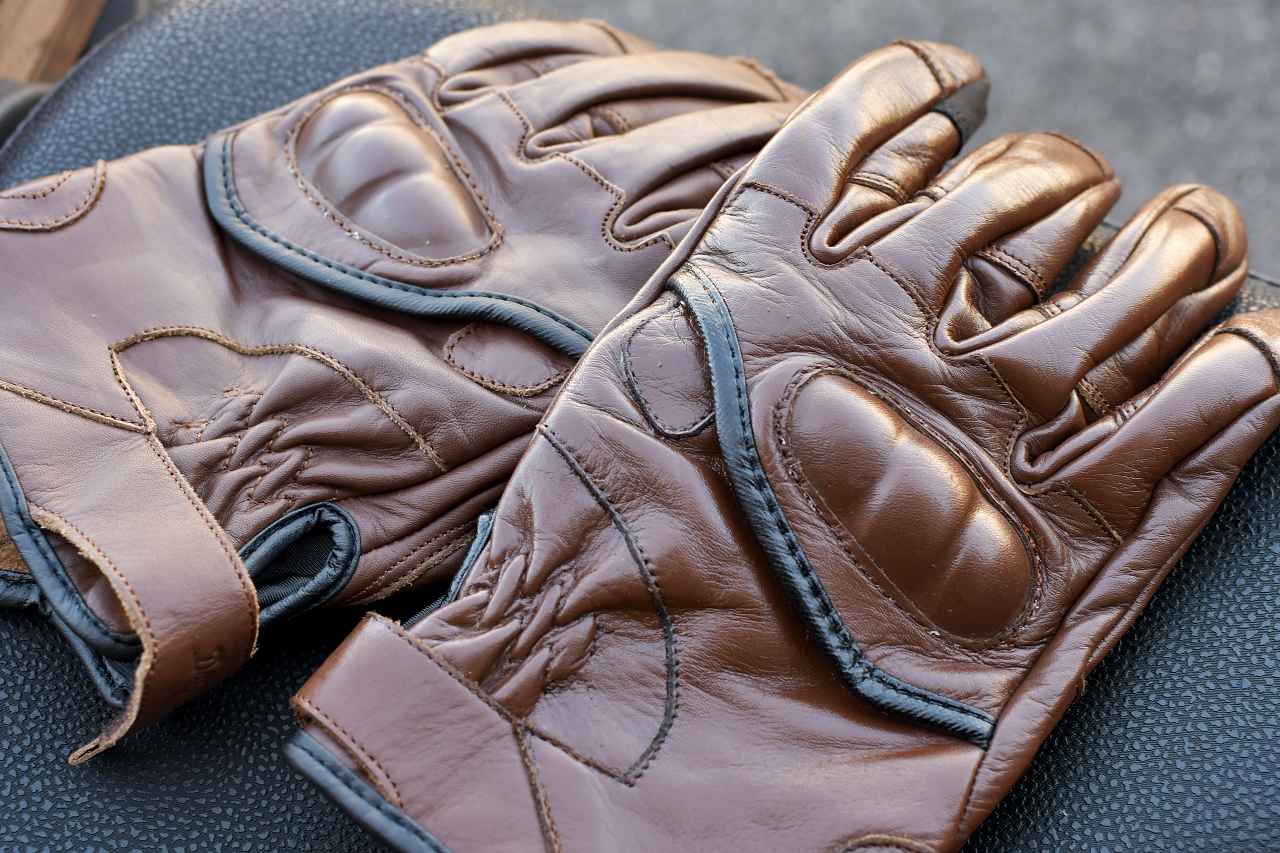 画像2: レザーグローブはメンテナンスもお忘れなく