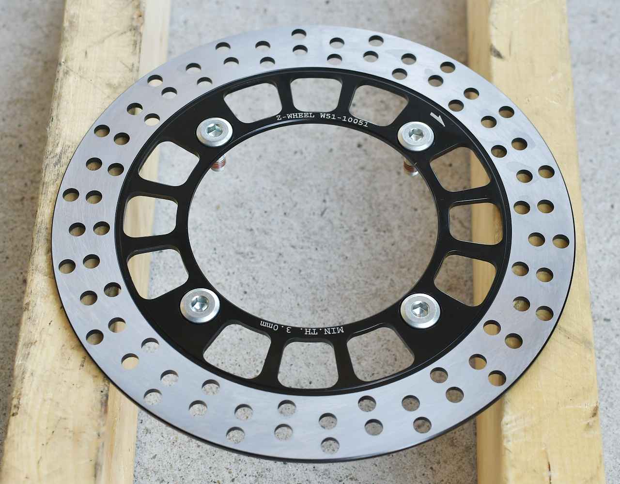 画像1: Z-Wheelから新登場のハンターカブ用ディスクローターをチタンボルトで取り付けてみる〈若林浩志のスーパー・カブカブ・ダイアリーズ Vol.369〉