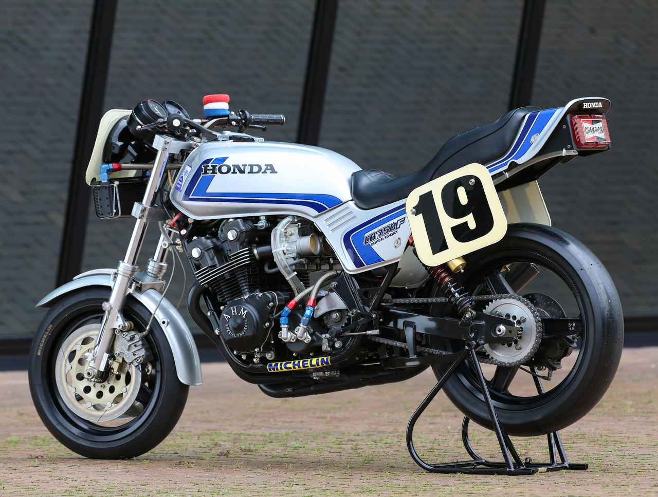 画像 : 4番目の画像 - 「【由緒正しき栄光のカラー】ホンダ「スペンサーカラー」コレクション【1999-2026】」のアルバム - webオートバイ