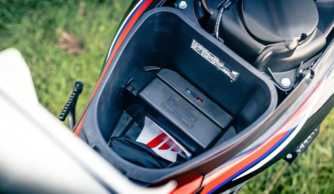 画像5: 【便利でタフな働き者】ホンダ「XRM125」は手軽なファーマーバイク【世界でがんばる!! 日本メーカーの珍車大図鑑 Vol.27】