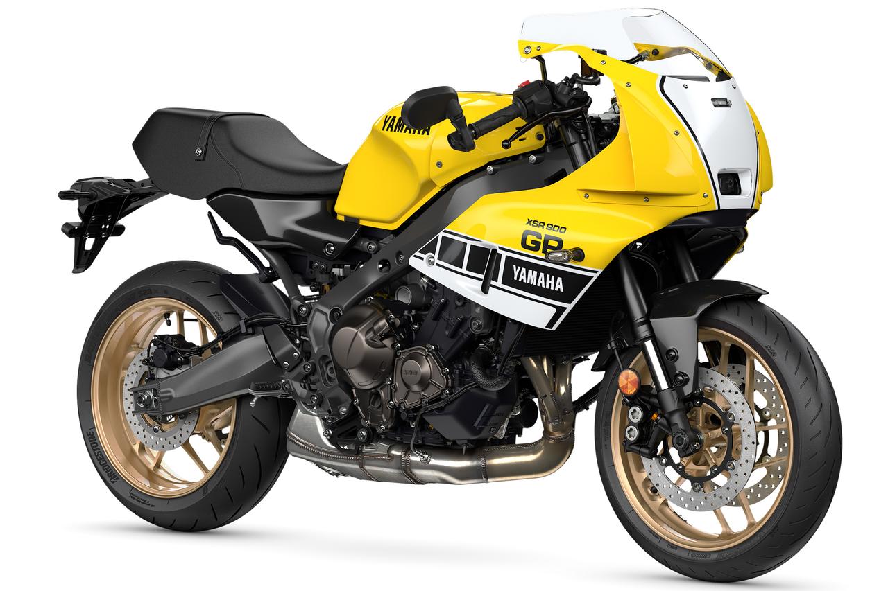 画像: YAMAHA XSR900 GP ABS（イエロー） 2026年モデル 総排気量：888cc エンジン形式：水冷4ストDOHC4バルブ並列3気筒 シート高：835mm 車両重量：200kg 発売日：2026年2月27日（金） 税込価格：146万3000円