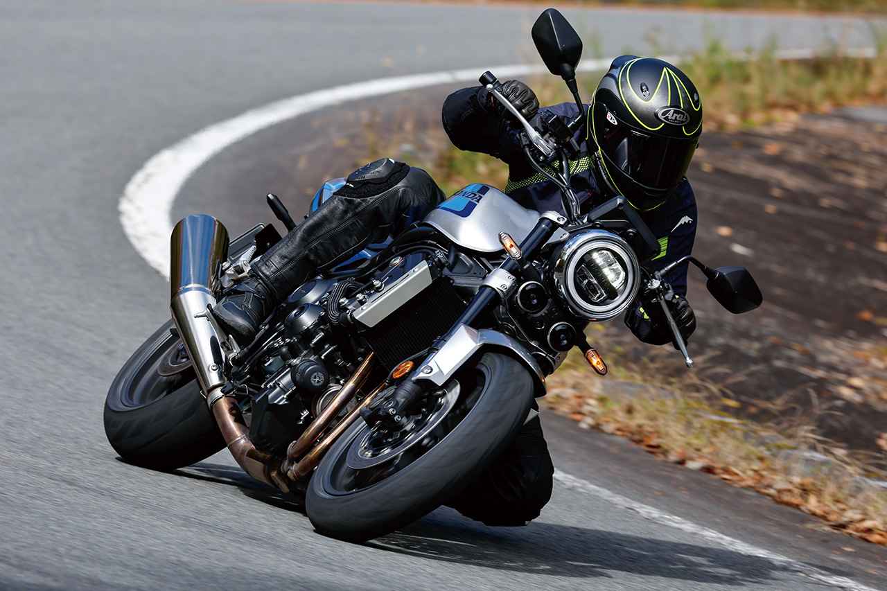 画像: どのモデルにも属さないCB独自の哲学 「CB1000Fは、徹底して公道走行をおおらかに楽しむための作り込みがなされている。速度やタイムを競うのではなく、日常のワインディングや街中を味わう方向にチューニングされ、ライバルと似たり寄ったりしない“CB独自の哲学”が色濃く感じられる1台だ」と、月刊『オートバイ』のベテランテスター太田安治氏は語っている。