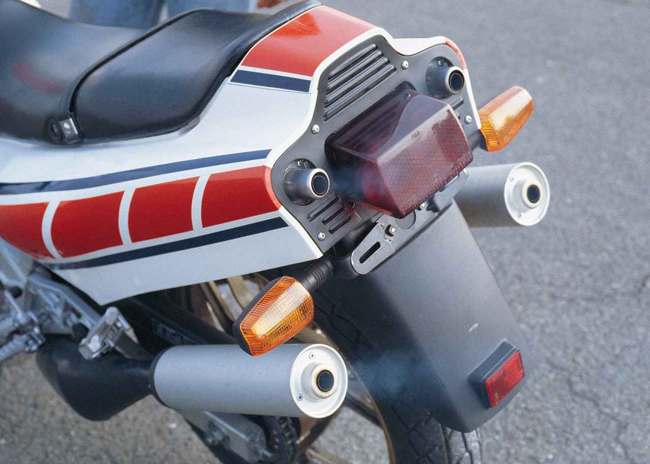 画像1: 復刻に期待! XSR900 GPのワイズギア外装セットを解説|モチーフとなった「RZV500R」と「FZ400R」を紹介