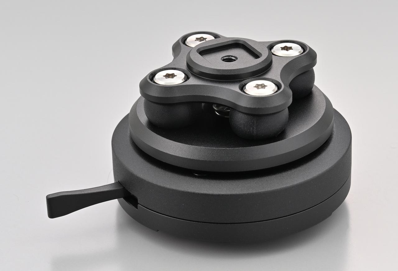 画像: 4つのダンパーはゴムの柔軟性で衝撃を吸収。