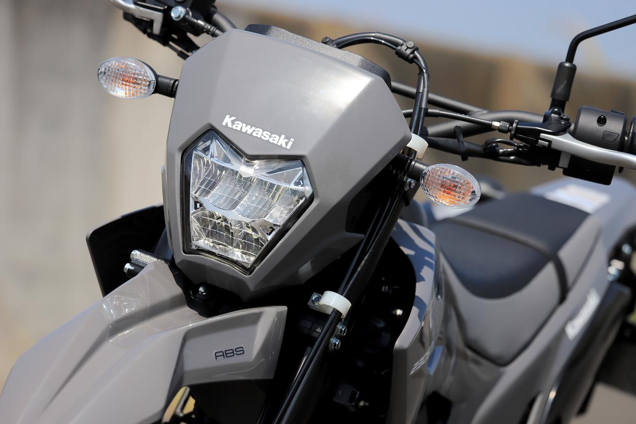 画像4: 見た目はクール、走りは軽快！ たっぷり乗って気づいたカワサキ「KLX230SM」の魅力10選