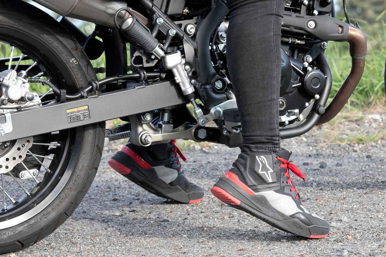 画像6: 見た目はクール、走りは軽快！ たっぷり乗って気づいたカワサキ「KLX230SM」の魅力10選