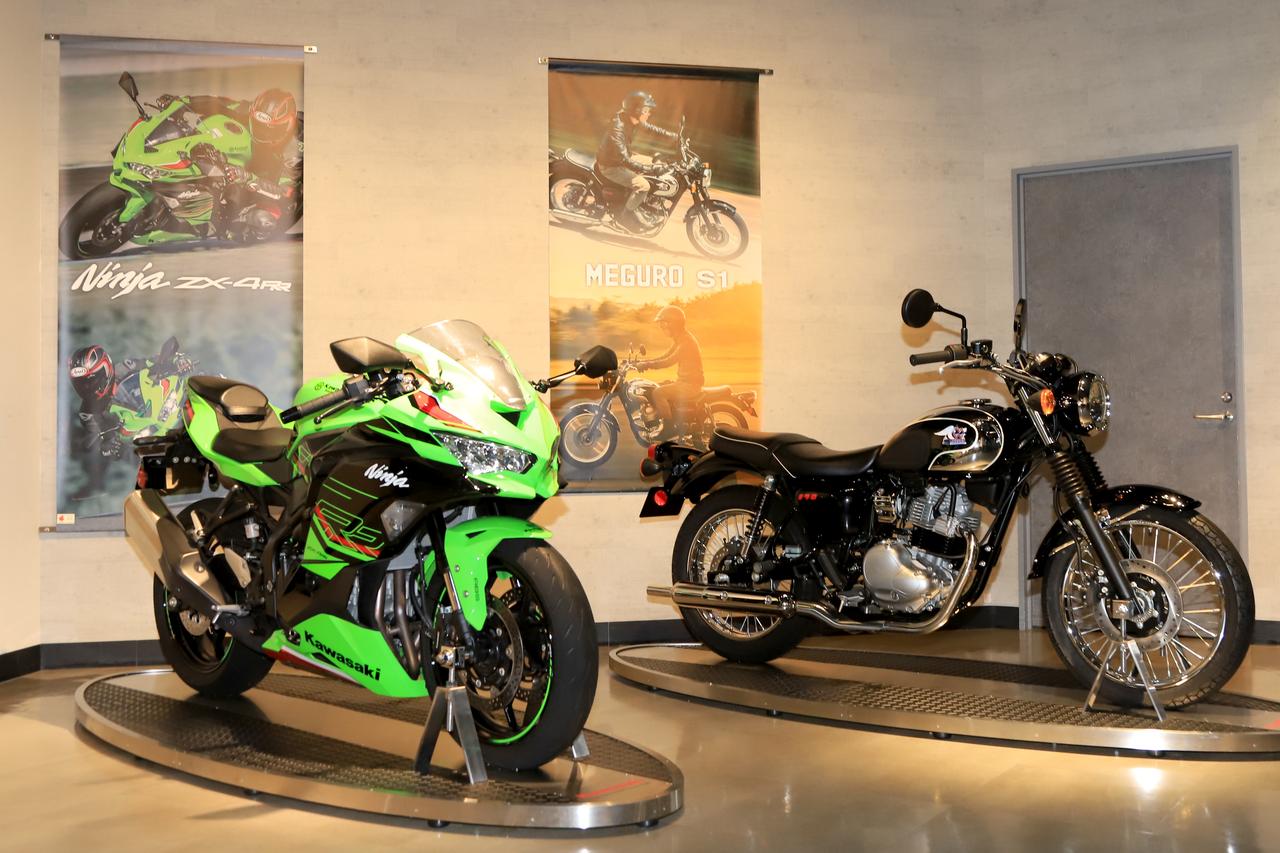 画像1: ▲モーターサイクルギャラリーには、またがり（乗り込み）OKの車両も用意されています。ここはファミリーのフォトスポットにもなっていました。