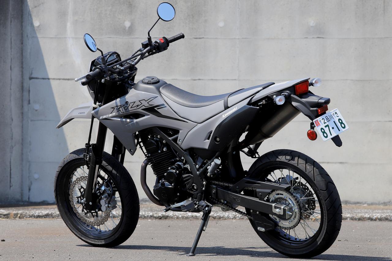 画像3: 見た目はクール、走りは軽快！ たっぷり乗って気づいたカワサキ「KLX230SM」の魅力10選