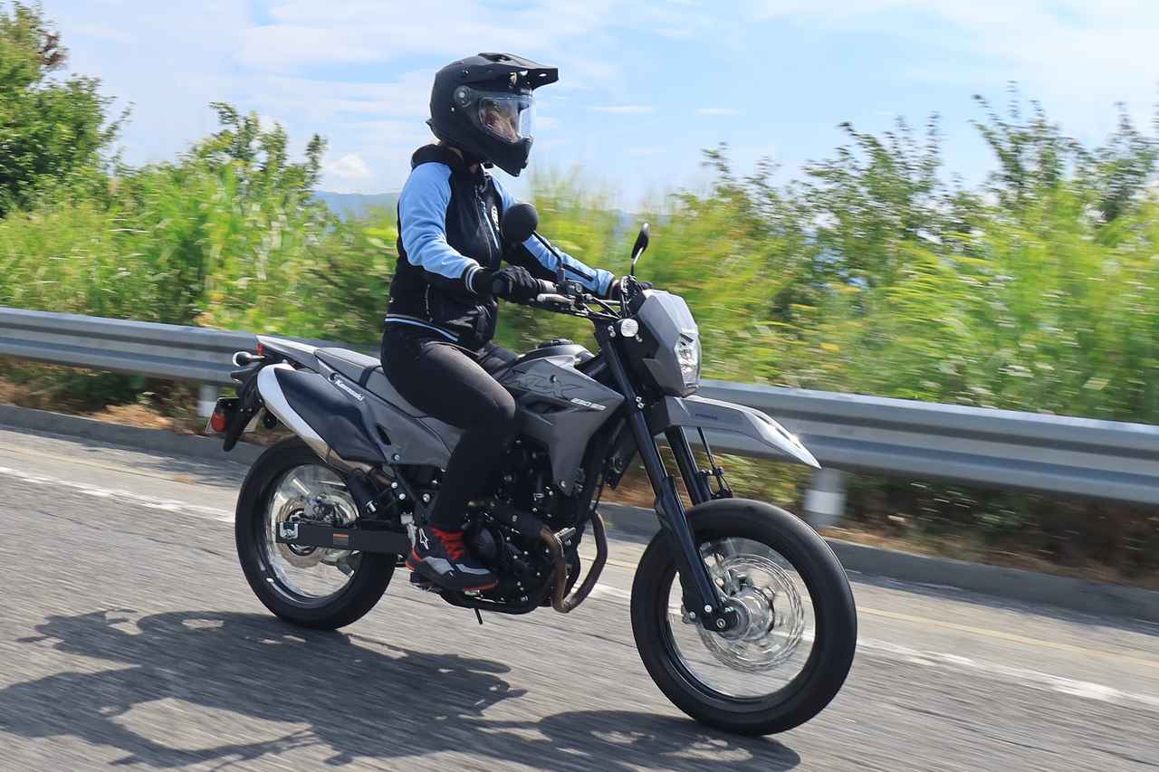 画像1: 高速道路を使った移動もできる