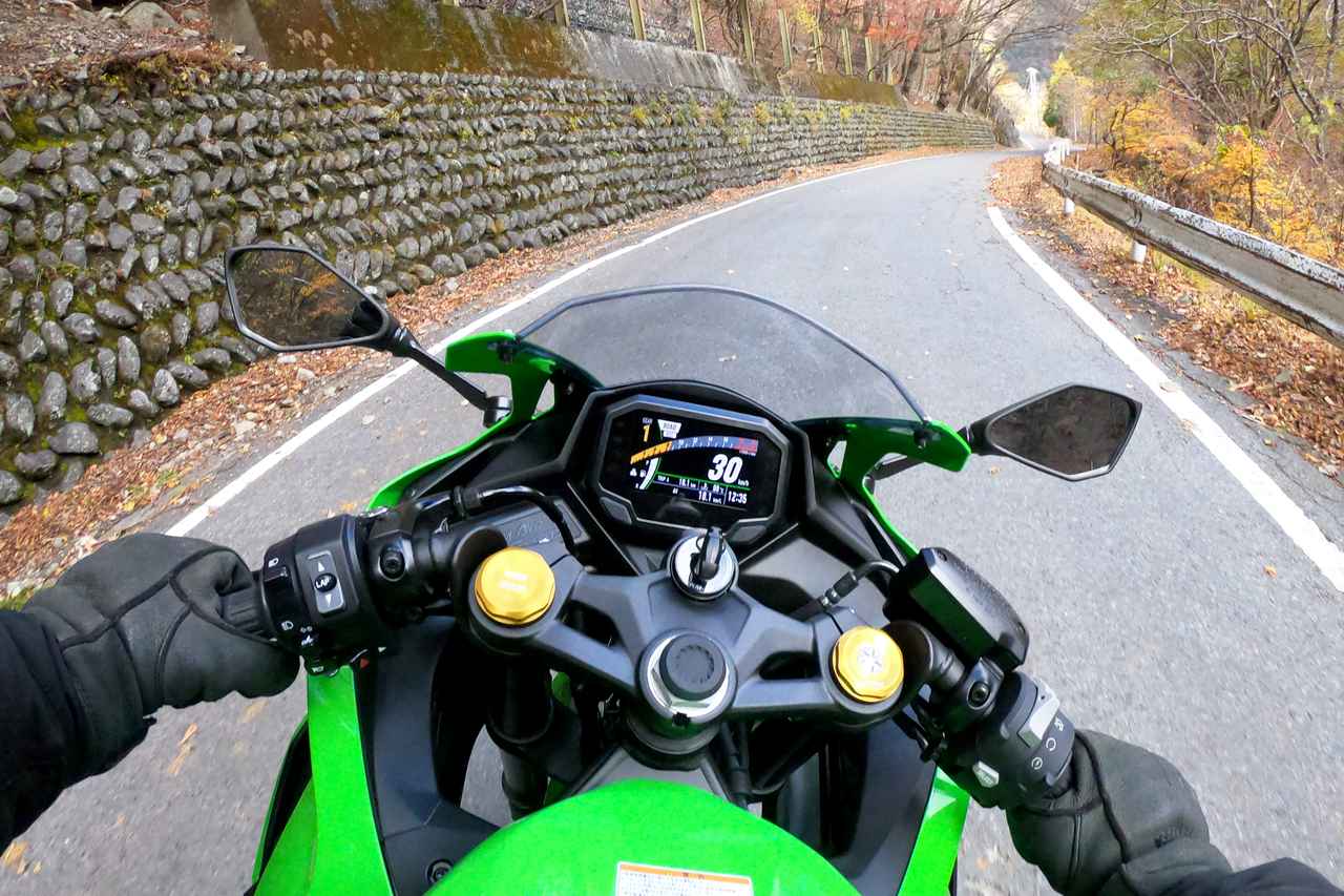 画像5: カワサキ「Ninja ZX-25RR」は“旅も楽しめる”250ccスーパースポーツだった！ 高速道路と峠道を含んだ長距離ツーリングで分かったこと【インプレッション】