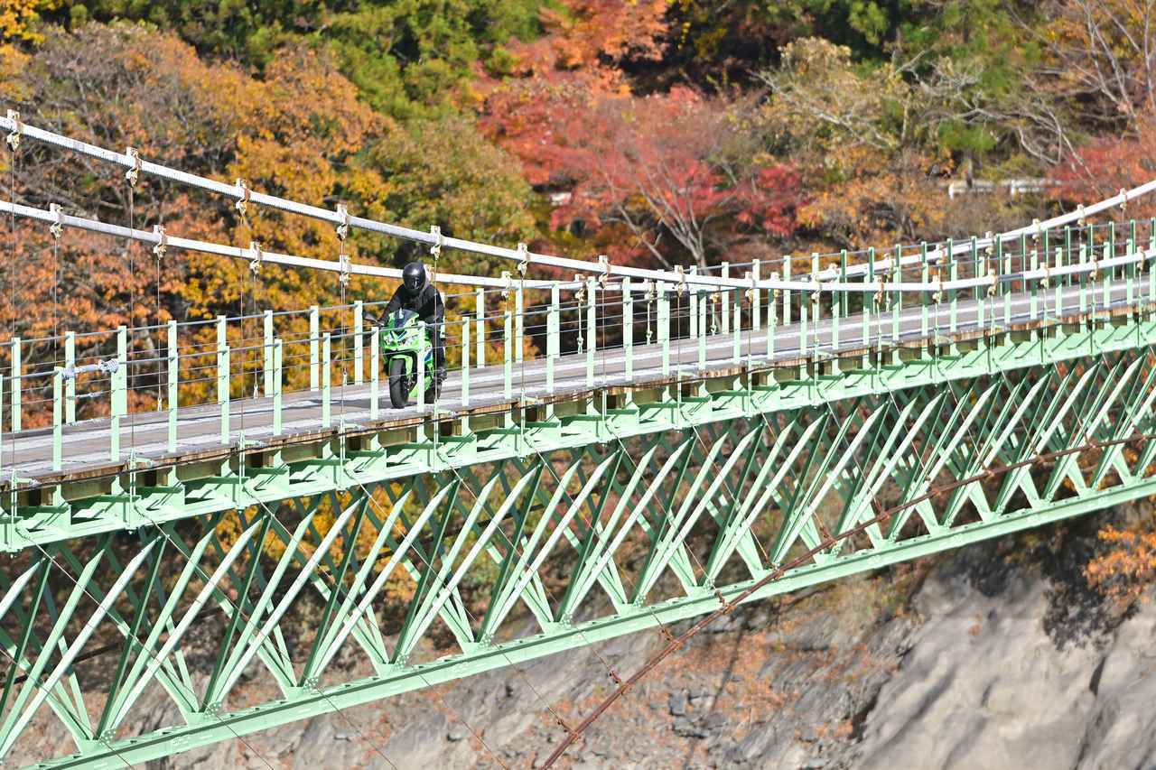 画像4: カワサキ「Ninja ZX-25RR」は“旅も楽しめる”250ccスーパースポーツだった！ 高速道路と峠道を含んだ長距離ツーリングで分かったこと【インプレッション】