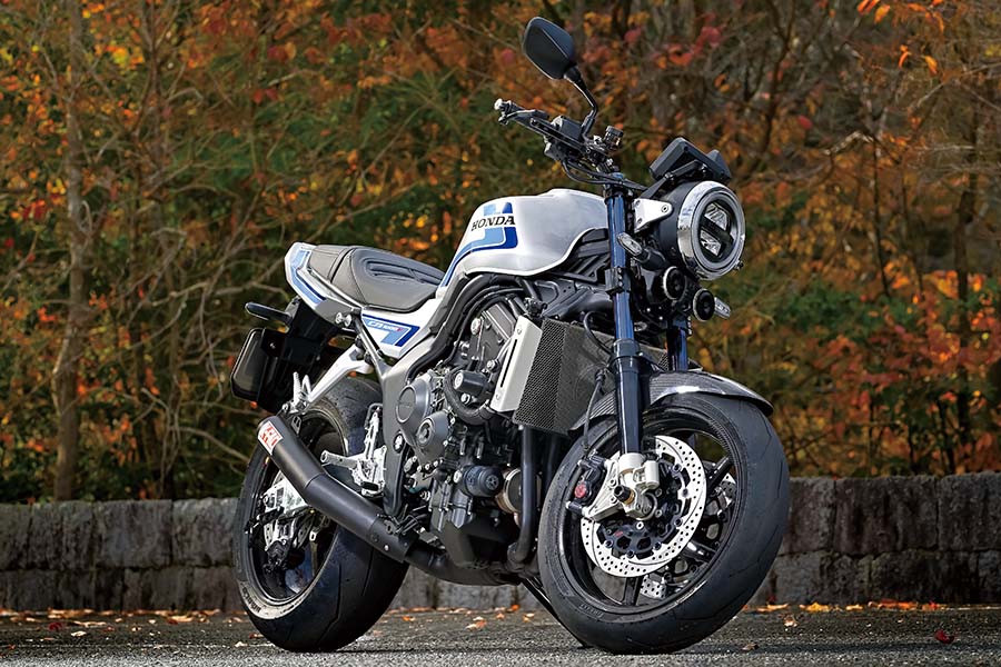 画像: ▲CB1000Fは雰囲気があるし 私たちが手を入れる余地も きちんと残されている (Kファクトリー・桑原さん)