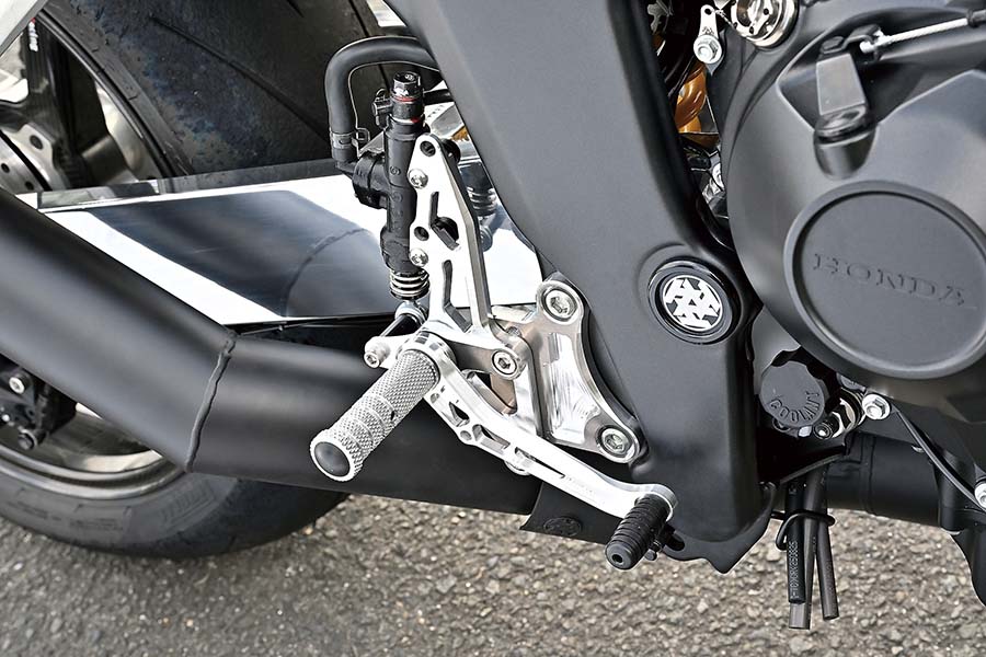 画像7: まだまだ開発中パーツばかりだがCB1000Fの市場を盛り上げたい!