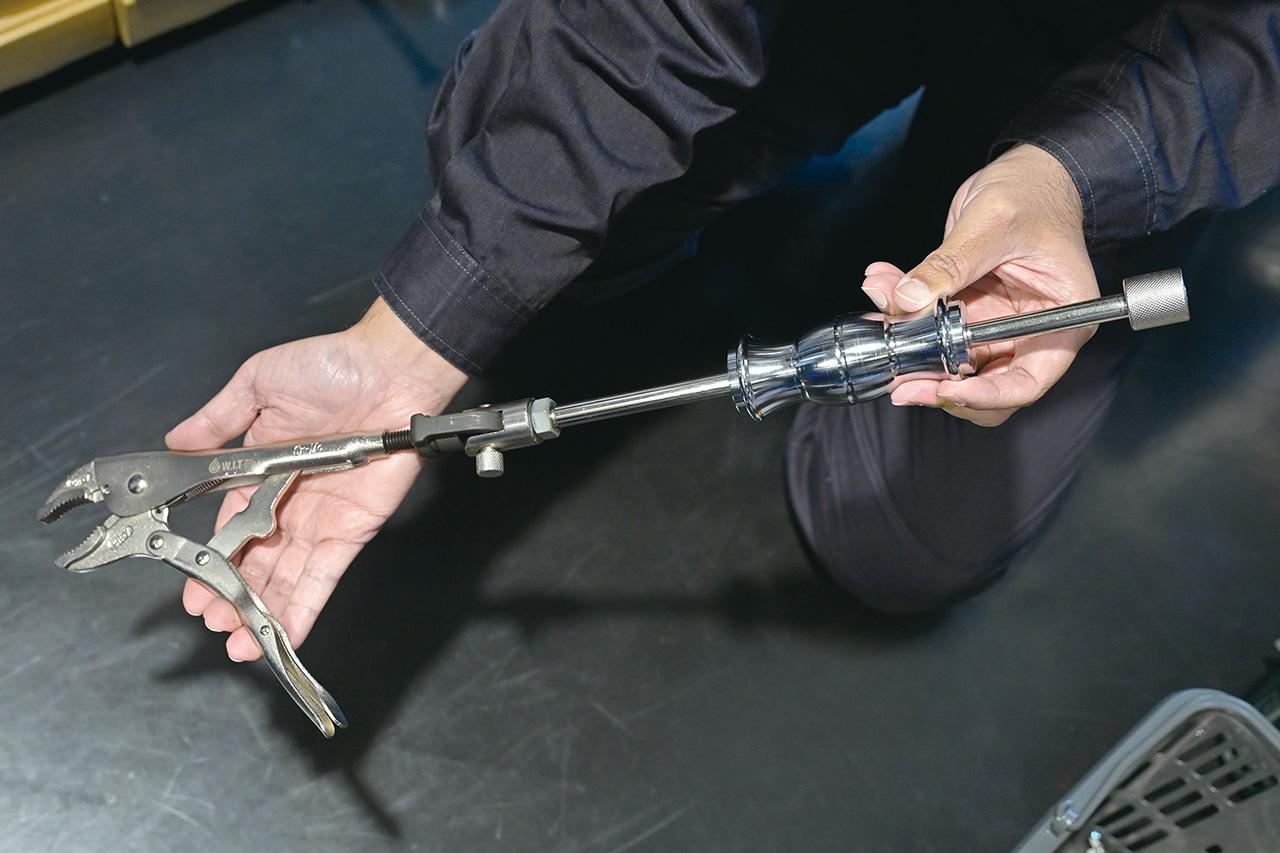 画像: WIT「ロッキングプライヤー式スライドハンマー」（2万2000円）