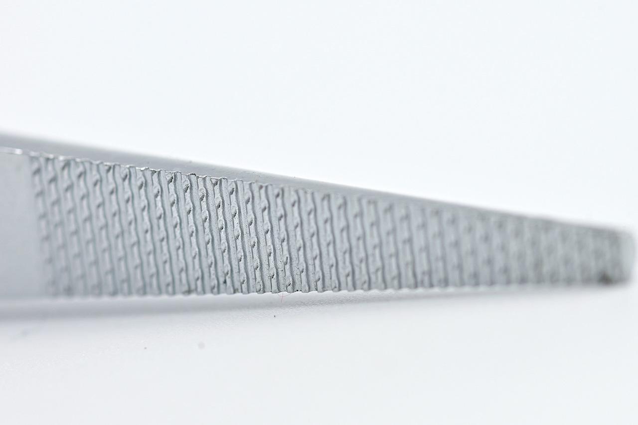 画像: 前端内側は独自のクロスメッシュ形状で、掴んだり、回したりといった作業を確実&スムーズに。