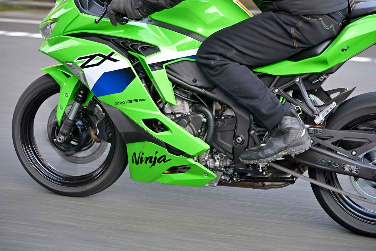 画像2: 余裕たっぷりの120km/h巡航