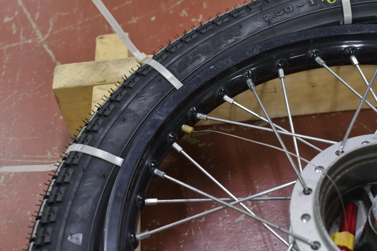 画像17: JA44のフロントタイヤを交換していくよ