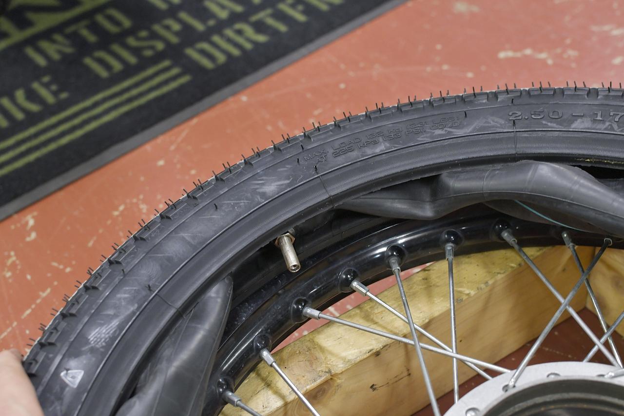 画像12: JA44のフロントタイヤを交換していくよ