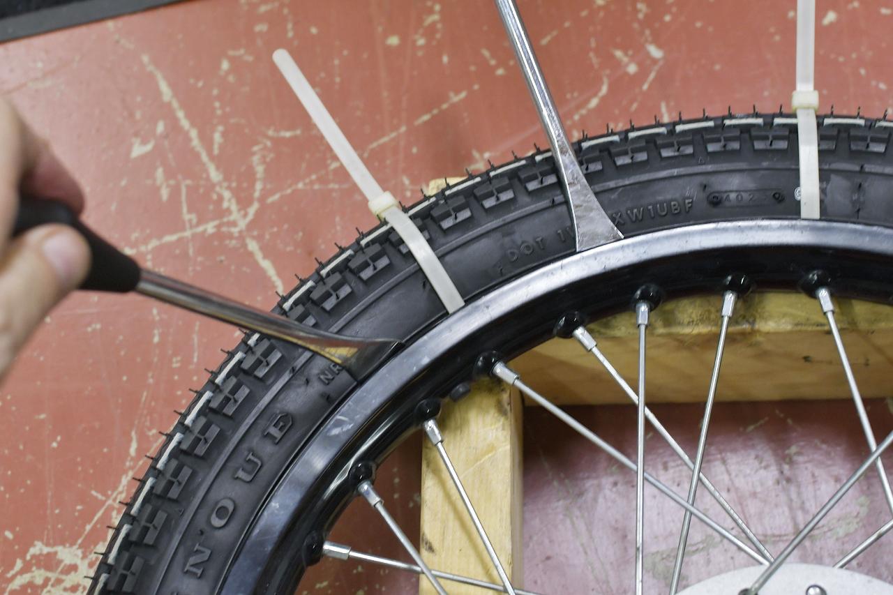 画像18: JA44のフロントタイヤを交換していくよ