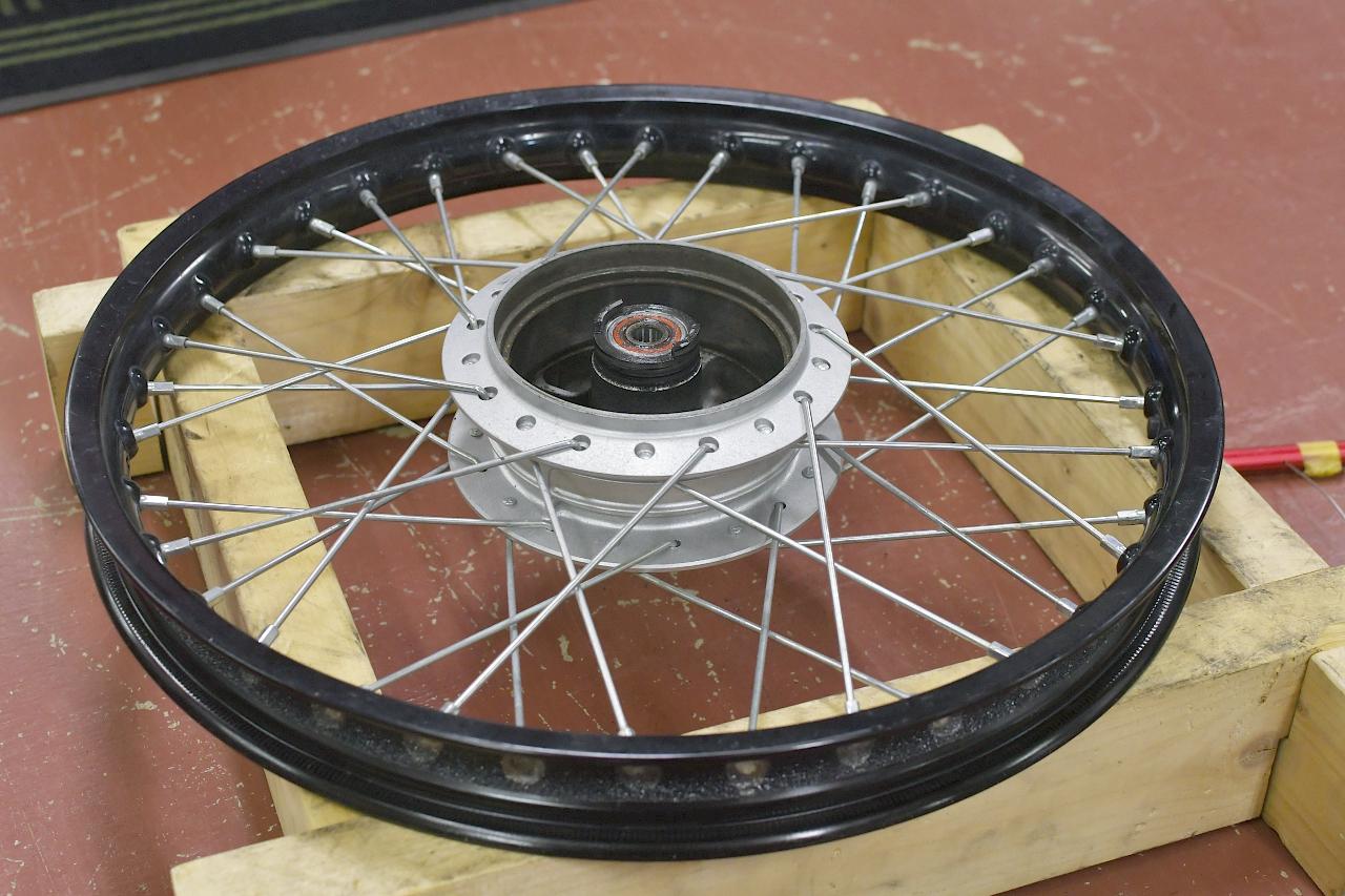 画像11: JA44のフロントタイヤを交換していくよ