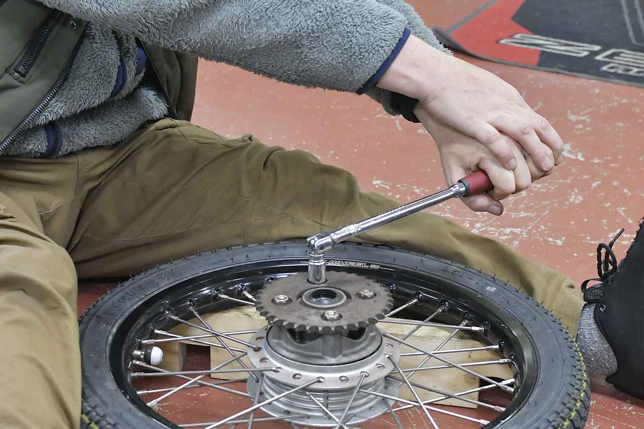 画像6: チェーン、前後スプロケ、ハブダンパーを外すよ