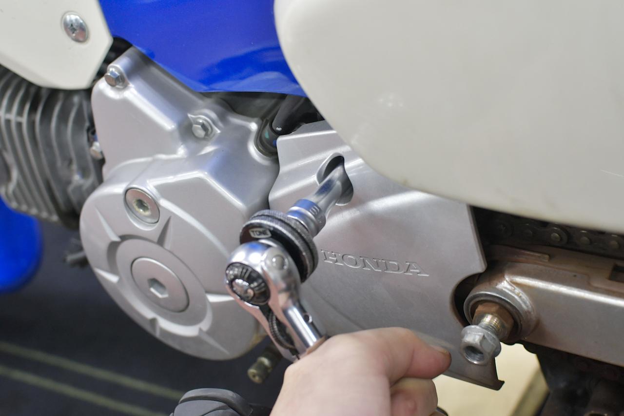 画像3: 通勤で酷使されてるスーパーカブ(JA44)のメンテナンス②。チェーン・前後スプロケット・ハブダンパーを交換してクラッチ調整もするよ〈若林浩志のスーパー・カブカブ・ダイアリーズ Vol.362〉
