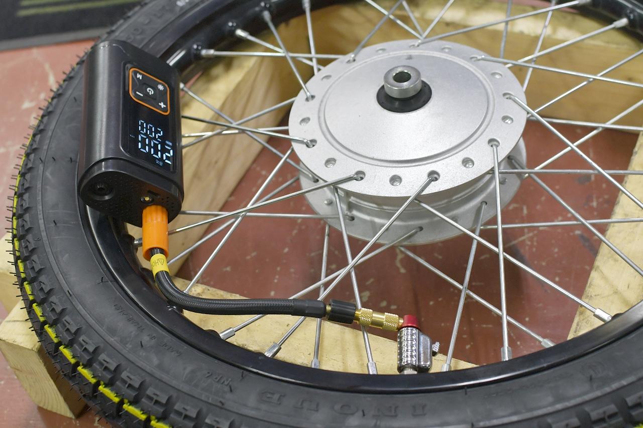 画像20: JA44のフロントタイヤを交換していくよ