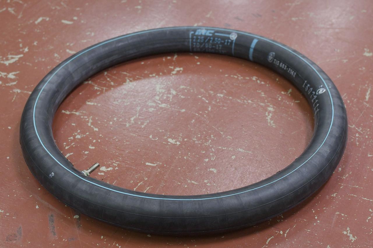 画像10: JA44のフロントタイヤを交換していくよ