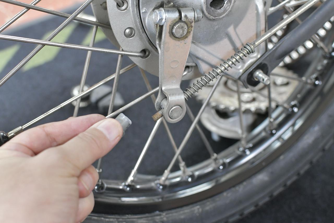 画像8: 通勤で酷使されてるスーパーカブ(JA44)のメンテナンス②。チェーン・前後スプロケット・ハブダンパーを交換してクラッチ調整もするよ〈若林浩志のスーパー・カブカブ・ダイアリーズ Vol.362〉