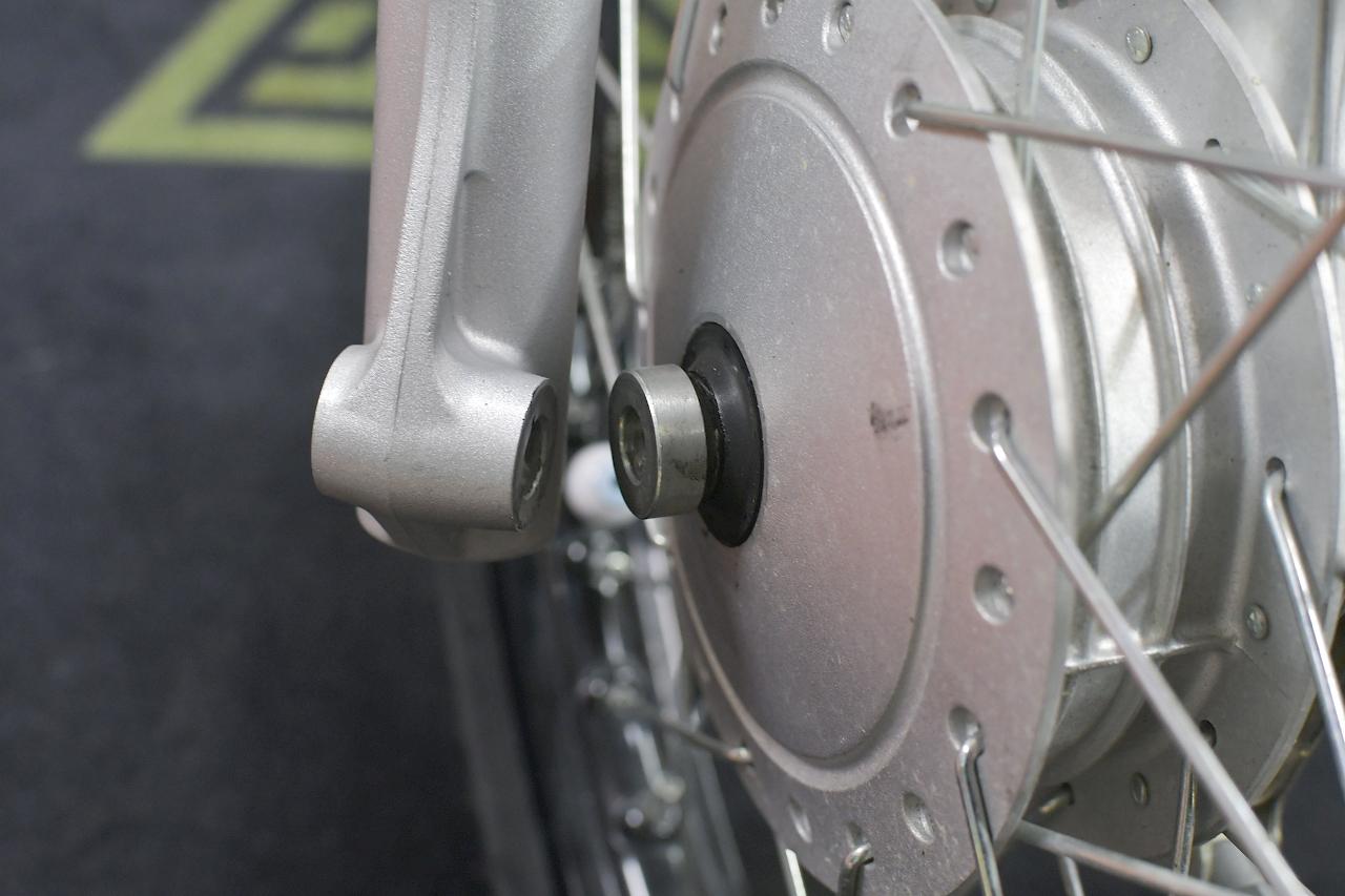 画像2: JA44のフロントタイヤを交換していくよ