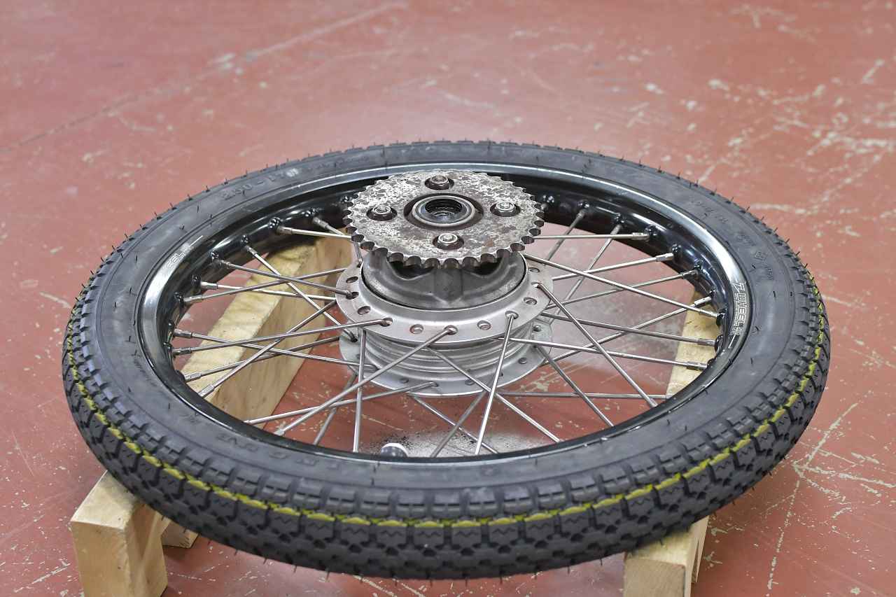 画像 : 9番目の画像 - リアホイールの外し方 - webオートバイ