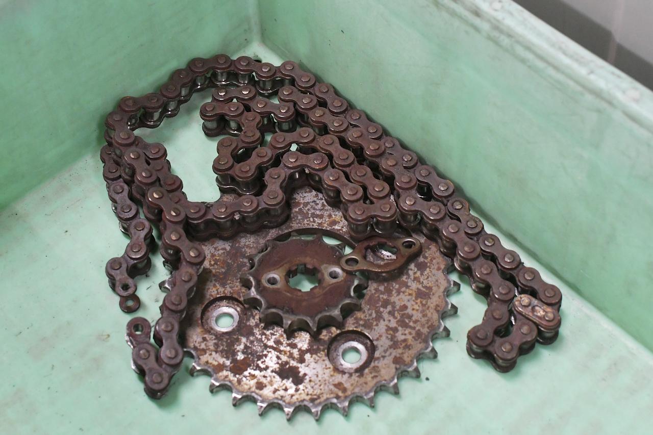 画像7: チェーン、前後スプロケ、ハブダンパーを外すよ