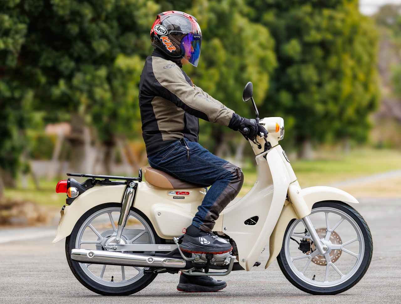 画像5: 【レビュー】ホンダ「スーパーカブ110 Lite」インプレ｜国内初試乗！ 扱いやすさと装備はそのまま！タフな相棒は新原付でも健在