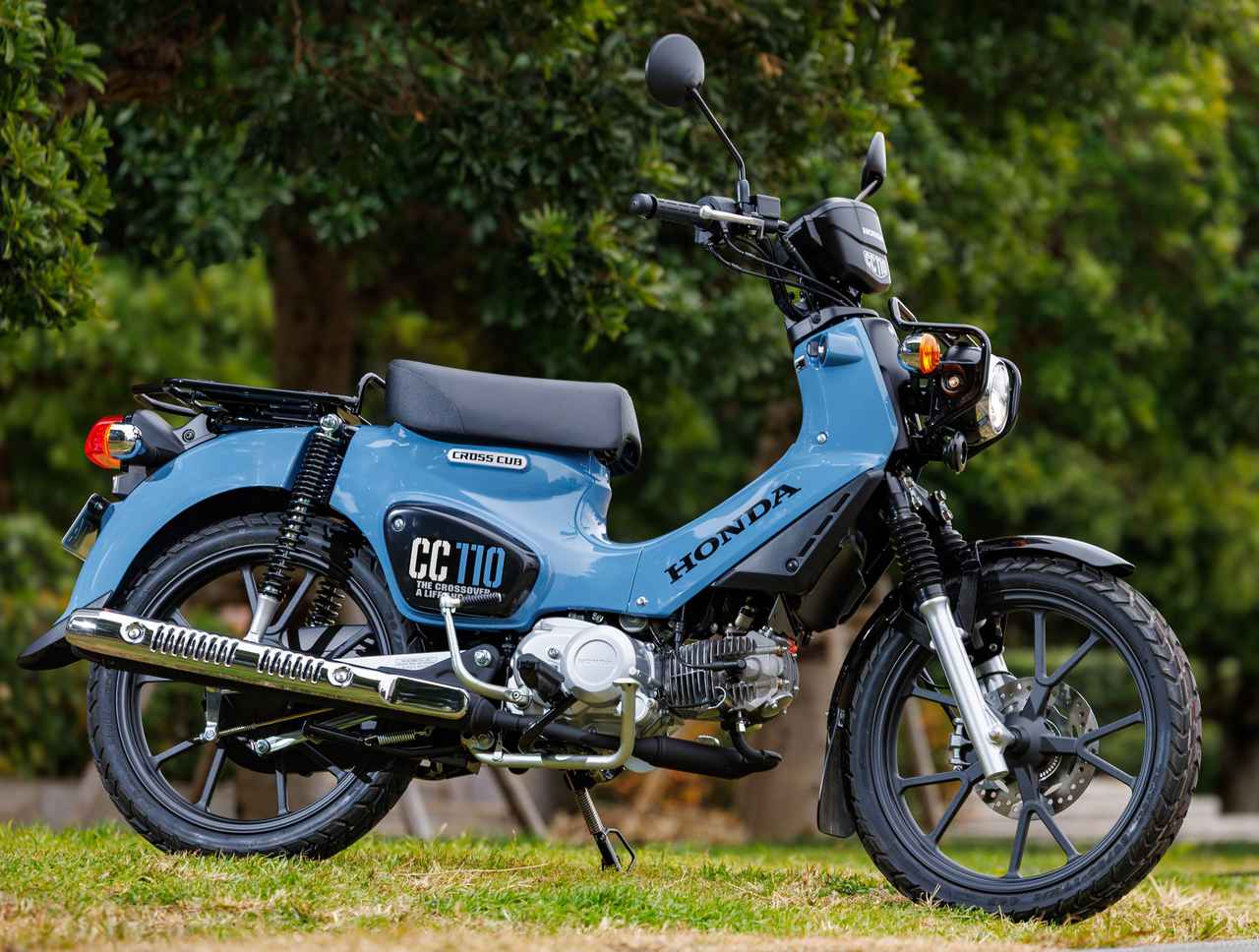 画像: HONDA CROSS CUB 110 Lite 2026年モデル 総排気量：109cc エンジン形式：空冷4ストSOHC2バルブ単気筒 シート高：784mm 車両重量：107kg 価格：40万1500円 発売日：2025年12月11日