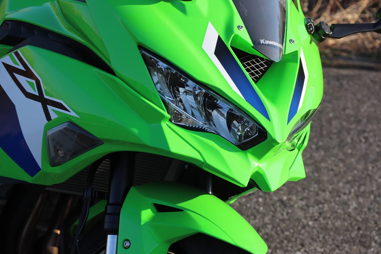 画像1: バイク初心者・ゆずながカワサキ「Ninja ZX-4RR」に初タンデム！ スポーツバイクの女子2人乗りは怖い？それとも楽しいの？