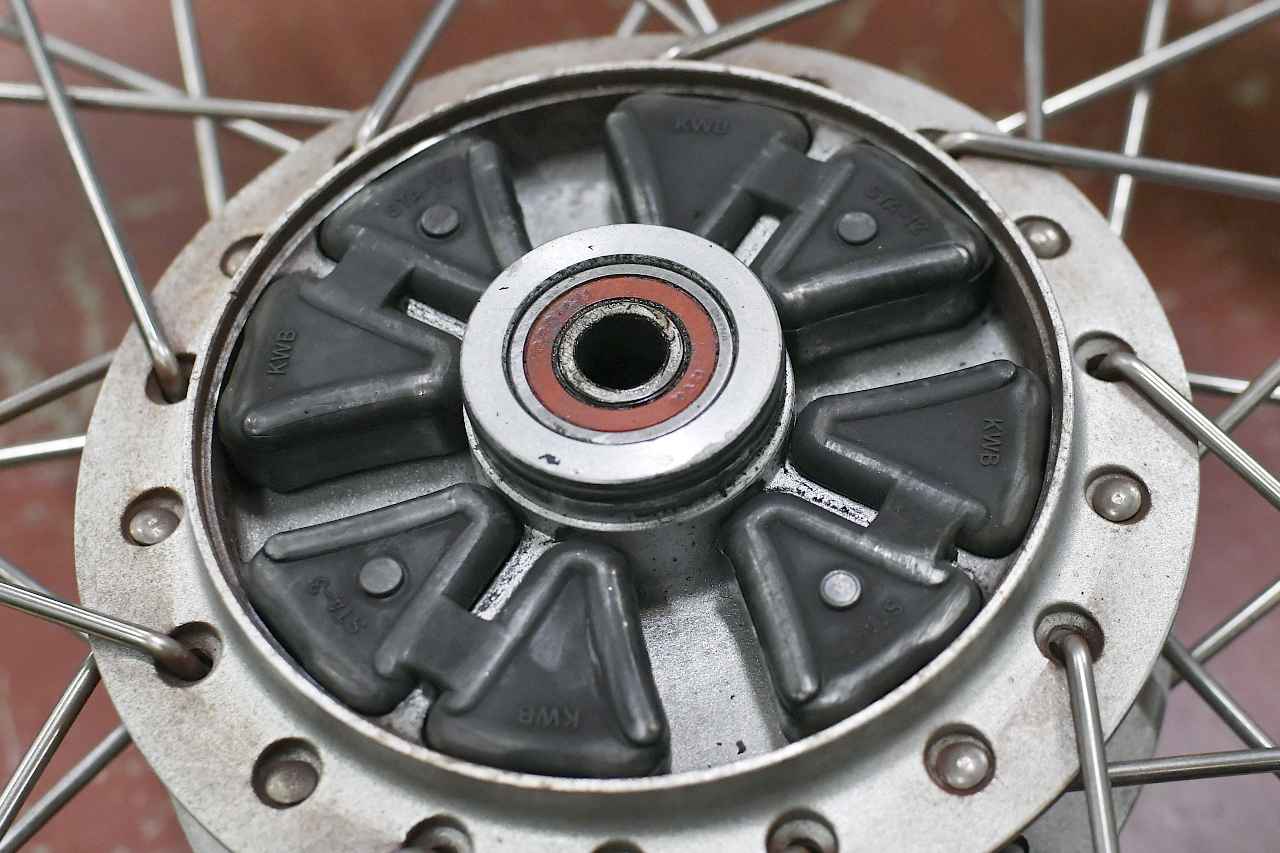 画像8: チェーン、前後スプロケ、ハブダンパーを外すよ