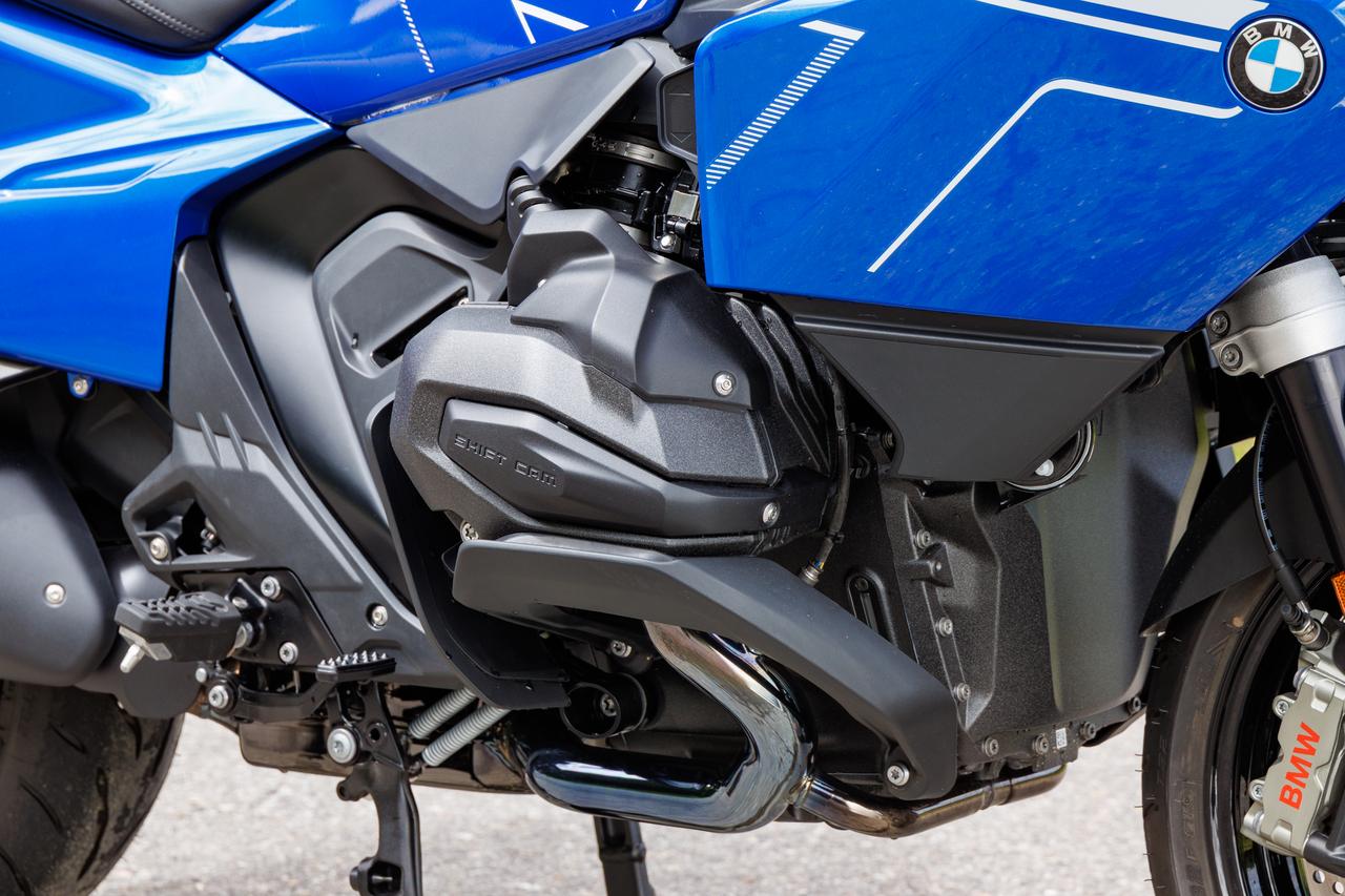 画像: R1300GSと同様のボクサーツインは最高出力145PSを発揮。試乗車は発進から停止までクラッチ操作が不要のASA仕様。