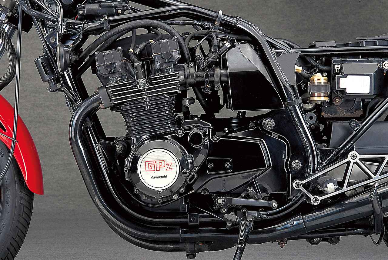 画像: GPz1100のエンジンはZ1100GPを基にしつつ、多球形燃焼室やインナーシム式バルブなどS1由来の技術を導入し各部を専用設計。